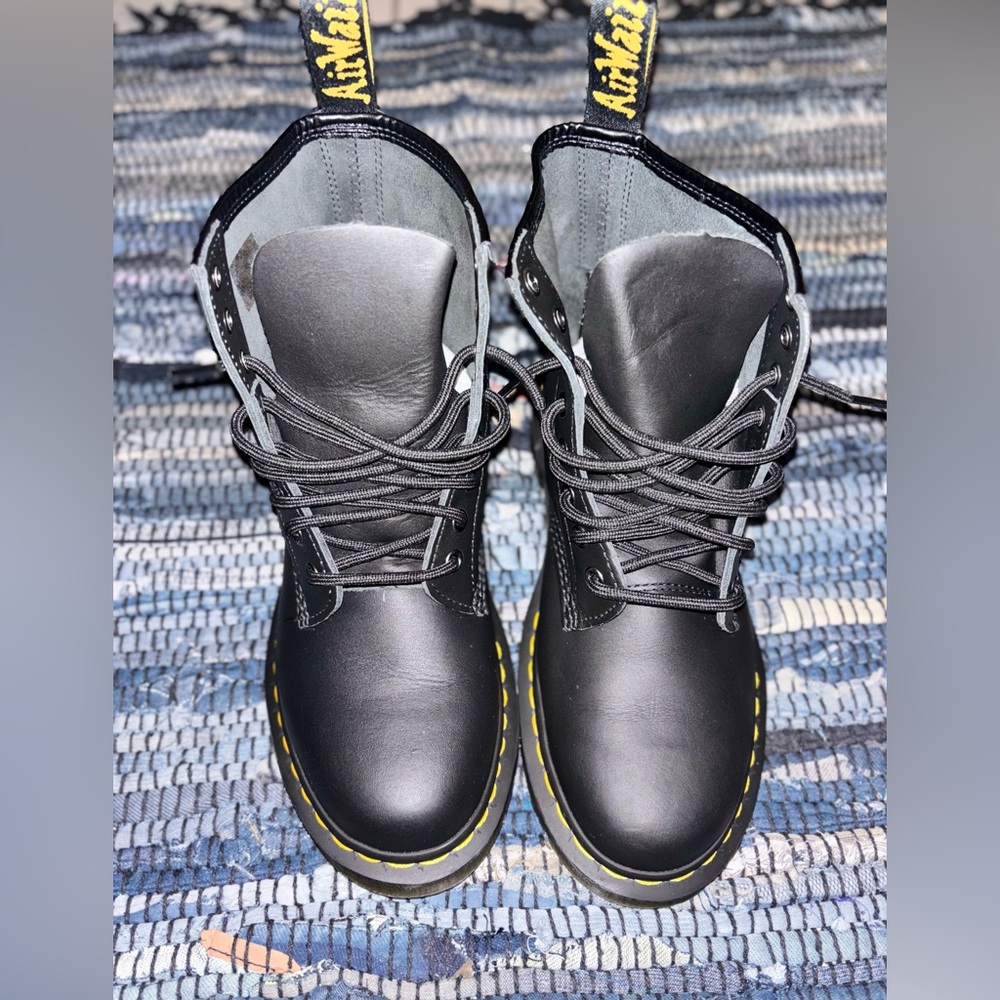 Dr. Martens 1460 original 8 eye lace up smooth black leather boots men’s size 8